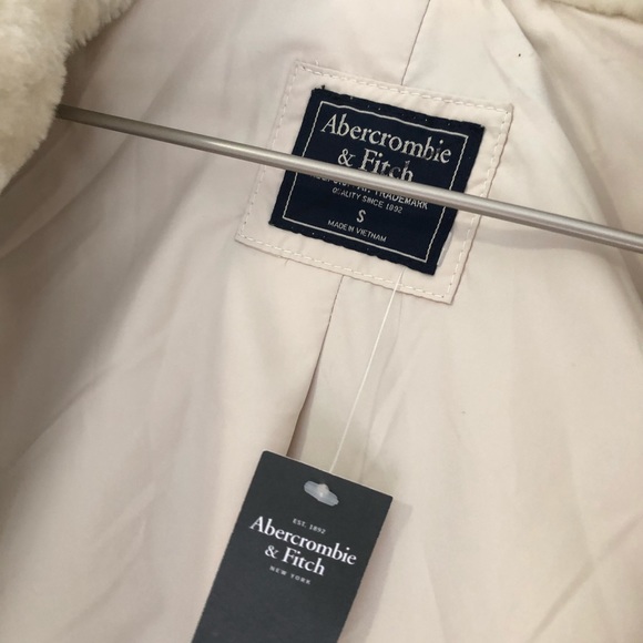 🏷 Abercrombie & Fitch  Teddy Coat | NWT - Picture 3 of 8